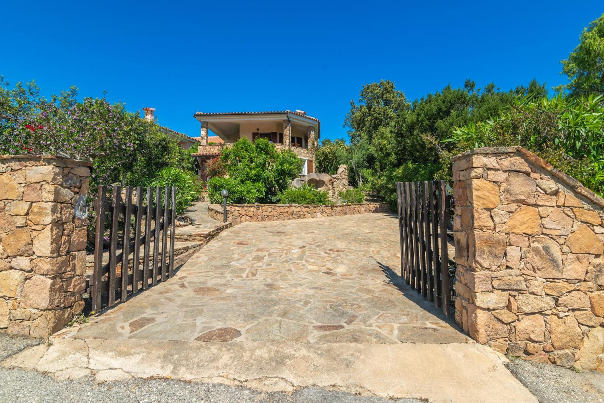 Villa Vista Mare Cala Ginepro Punta Molara المظهر الخارجي الصورة